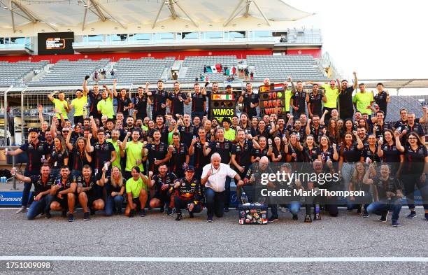 Race winner Max Verstappen of the Netherlands and Oracle Red Bull Racing, Red Bull Racing Team Consultant Dr Helmut Marko, Adrian Newey, the Chief...