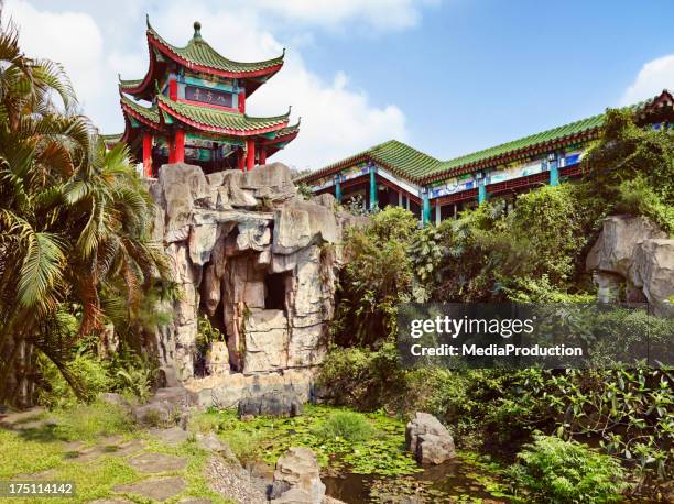 tomb of hai rui in haikou china - haikou stockfoto's en -beelden