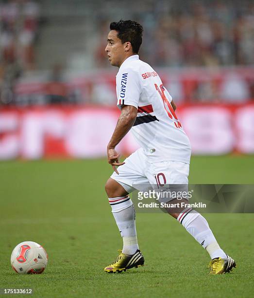 Jádson of Sao Paulo in action during the Audi cup match between FC Bayern Muenchen and FC Sao Paulo at Allianz Arena on July 31, 2013 in Munich,...