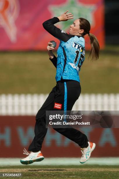 Amanda-Jade Wellington of the Strikers bowls during the WBBL match between Melbourne Renegades and Adelaide Strikers at CitiPower Centre, on October...