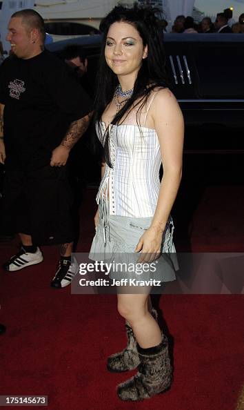 Amy Lee of Evanescence during 2004 MTV Video Music Awards - Red... News  Photo - Getty Images