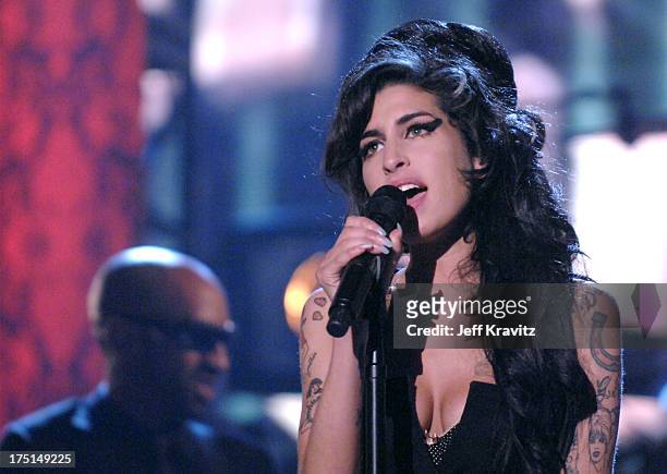 Amy Winehouse performs "Rehab" during 2007 MTV Movie Awards - Show at Gibson Amphitheater in Los Angeles, California, United States.