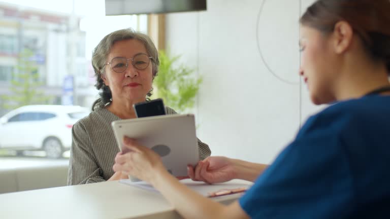 Doctor Counter Doctor Nurse Counter Videos and HD Footage - Getty Images