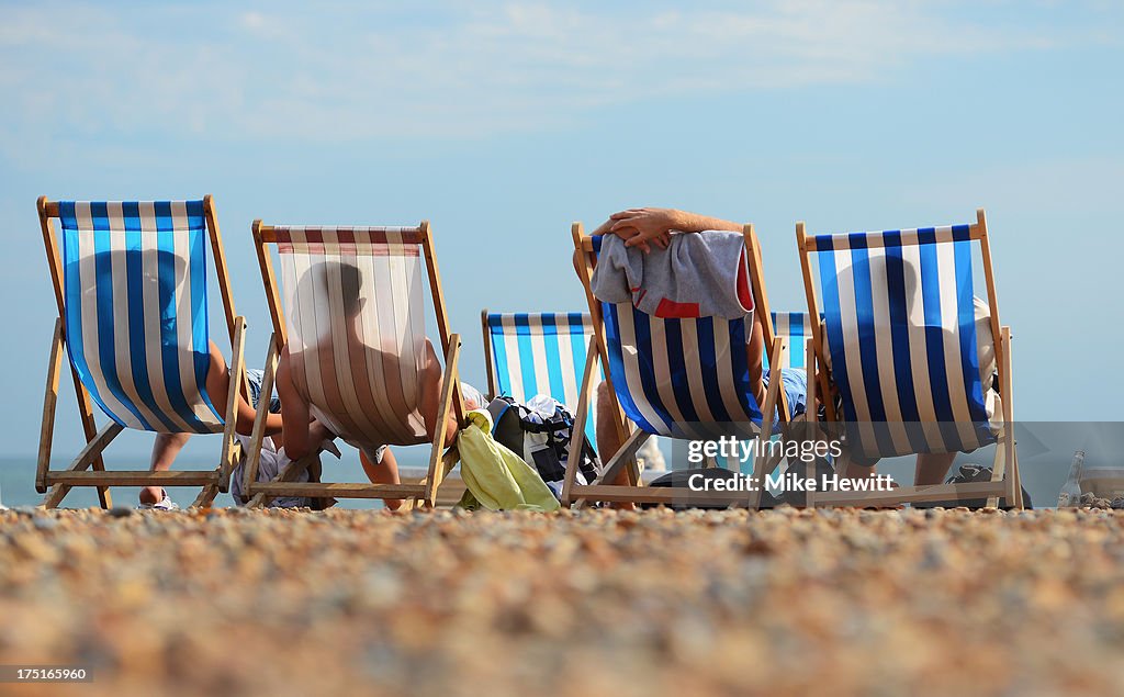 Temperatures Soar As UK Heatwave Returns