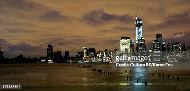 skyline of manhattan, power outage after hurricane sandy, new york city, usa - hurricane sandy imagens e fotografias de stock