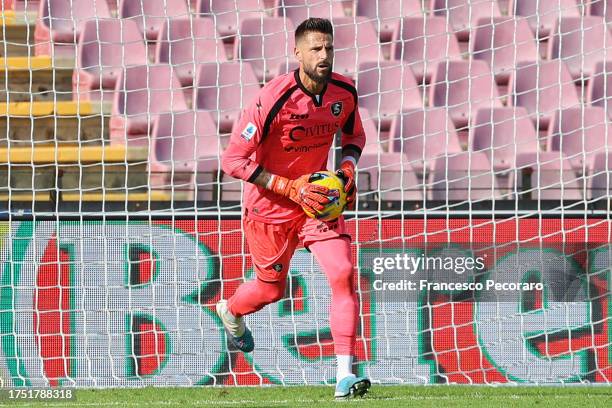 Benoit Costil of US Salernitana during the Serie A TIM match between US Salernitana and Cagliari Calcio at Stadio Arechi on October 22, 2023 in...