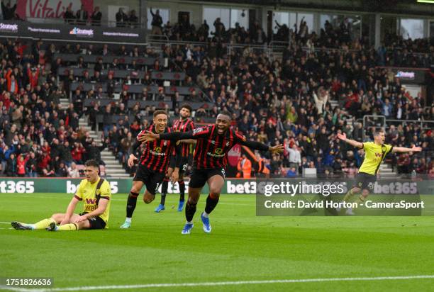 Bournemouth's Antoine Semenyo celebrates scores his side's equalising goal to make the score 1-1 during the Premier League match between AFC...