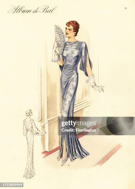 Revealing Robes Photos and Premium High Res Pictures - Getty Images