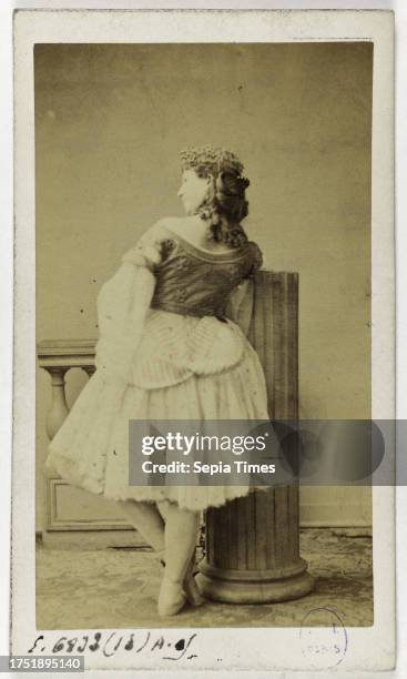 Portrait of Esther Moyse, dancer at the Cirque Impérial in 1862, at the Théâtre de la Gaité, at the Théâtre de la Variété in 1861 and at the Théâtre...