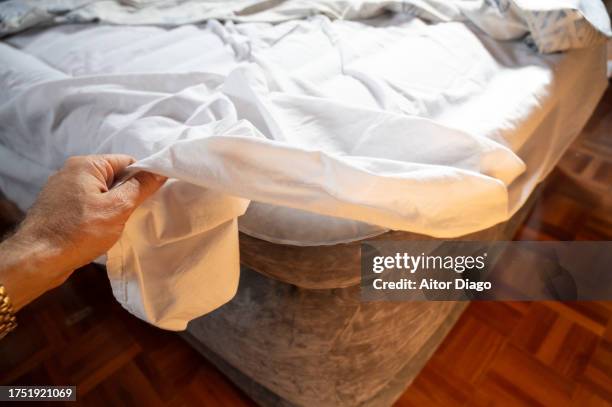 an inflatable bed for guests - pool raft stock pictures, royalty-free photos & images