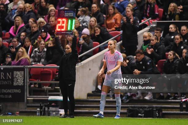 Vivianne Miedema of Arsenal waits to be substituted on for her first appearance since her ACL injury during the Barclays Women´s Super League match...