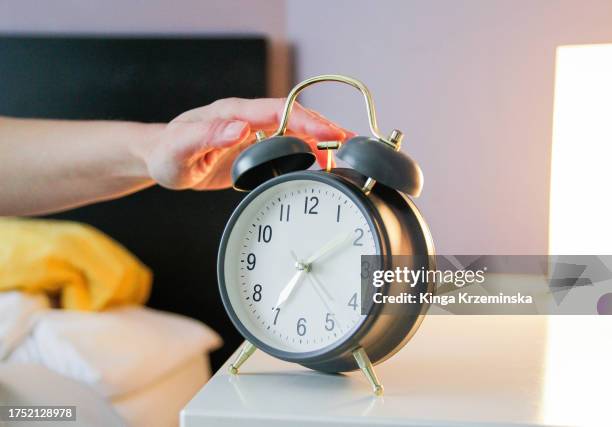 alarm clock - daylight saving time foto e immagini stock