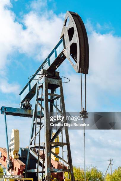 441 Oil Well Pump Jack Stock Photos, High-Res Pictures, and Images