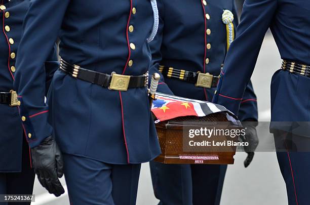 Desfile cívico-militar em homenagem aos heróis da Revolução Constitucionalista de 1932, realizado em 9 de Julho em frente ao Parque do Ibirapuera em...