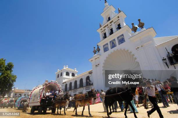 Carretas de la hermandad de Huelva en su presentacion a la hermandad matriz de almonte . Romeria del Rocio. Almonte. Provincia de Huelva. Espaa