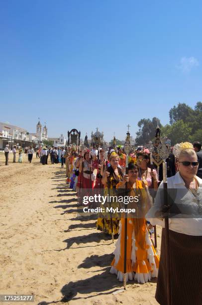 Romeros camino a su presentacion a la hermandad matriz de almonte . Romeria del Rocio. Almonte. Provincia de Huelva. Espaa