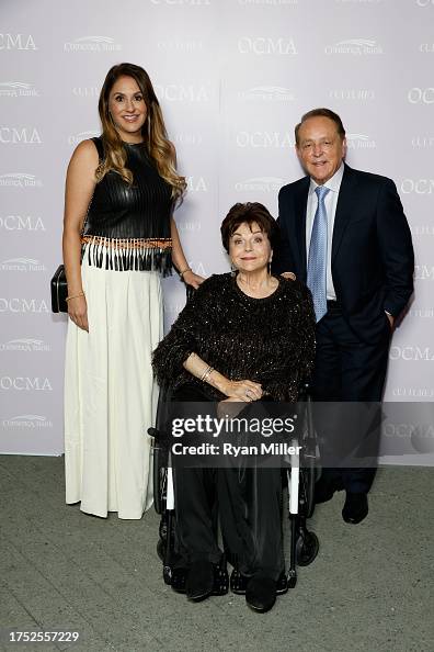 Lin Merage Michelle Merage, Lilly Merage and Paul Merage attend the ArtSense ...