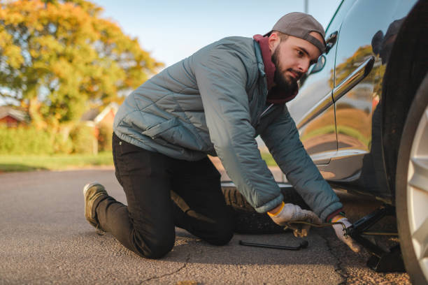 Man Using Hand Jack 139,789 Jack Jack Age Stock Photos, High-Res Pictures, and Images ...