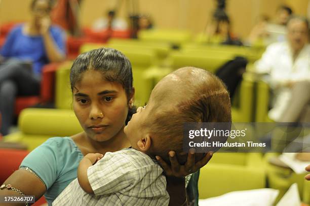 Who Is Roona 44 Indian Roona Begum Stock Photos, High-Res Pictures, and Images ...