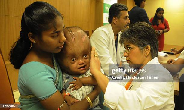 Baby Roona Indian Roona Begum Photos and Premium High Res Pictures - Getty Images