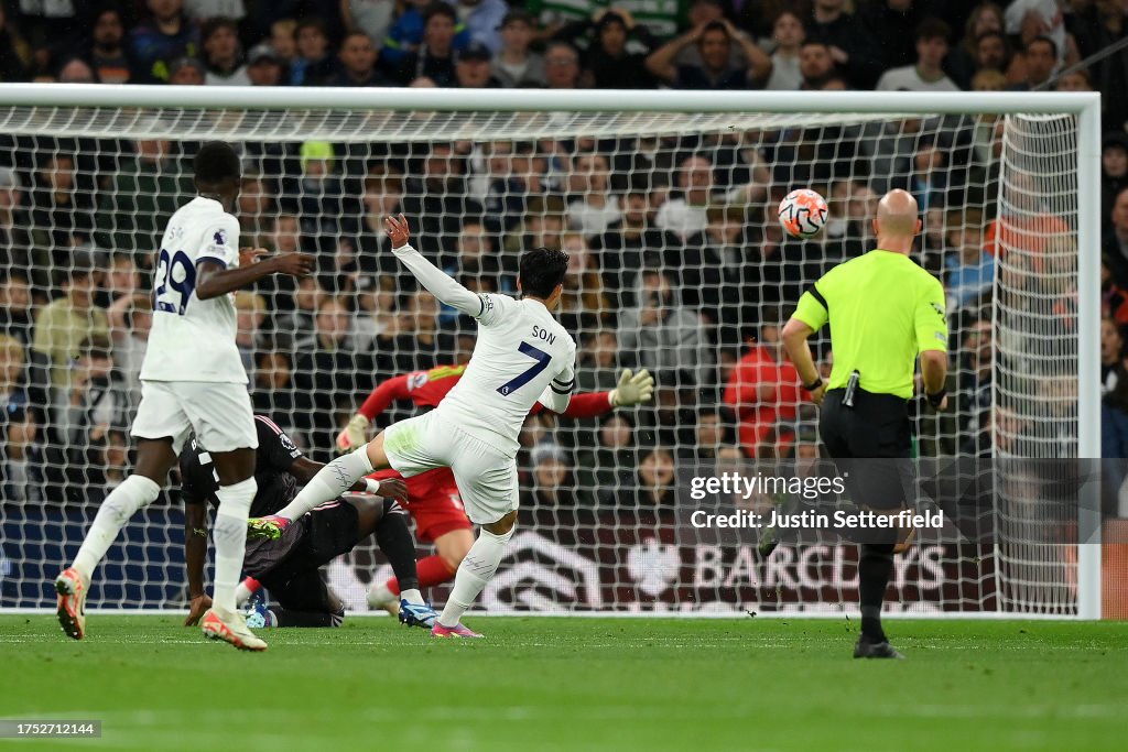 Tottenham Hotspur v Fulham FC - Premier League