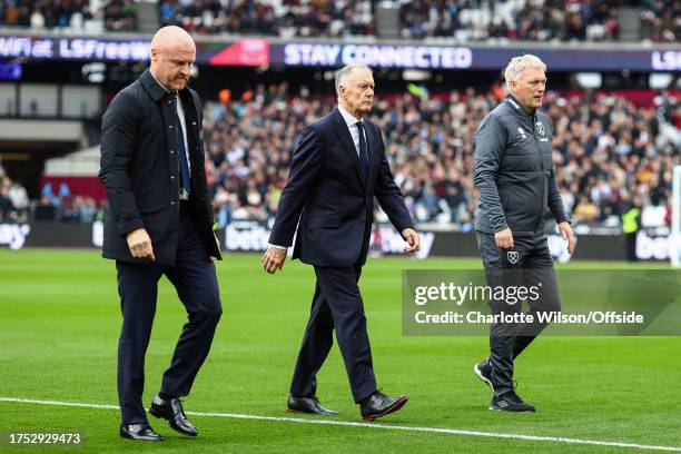 Everton manager Sean Dyche, Geoff Hurst and West Ham manager David Moyes during the Premier League match between West Ham United and Everton FC at...