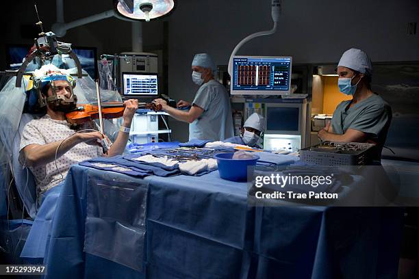 Fragmented Brain Photos and Premium High Res Pictures - Getty Images