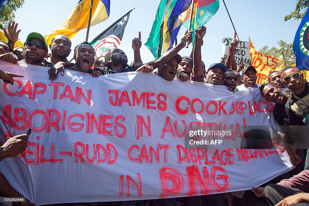 PNG-AUSTRALIA-ASYLUM-SEEKER-PROTEST