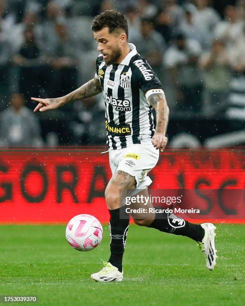 Lucas Lima of Santos runs with the ball during the match between Corinthians and Santos as part of Brasileirao Series A 2023 at Neo Quimica Arena on...