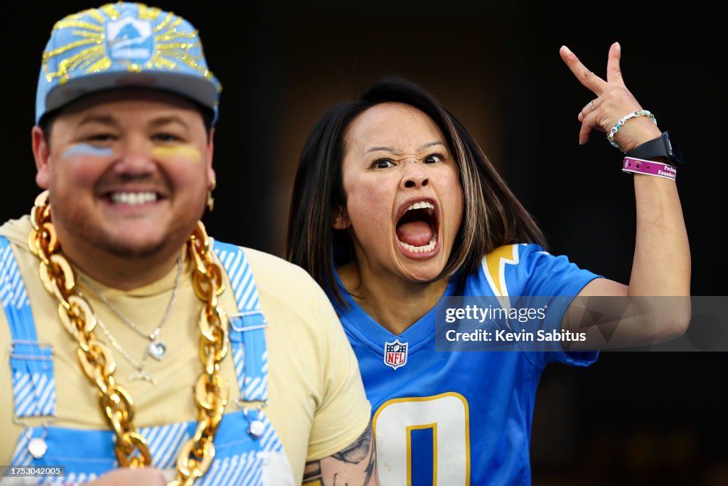Merrianne Go Los Angeles Chargers fan Merrianne Do cheers prior to an NFL football ...
