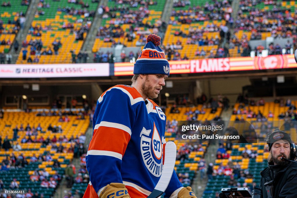 Edmonton Tim Connor McDavid of the Edmonton Oilers walks out to the ice for warmup ...