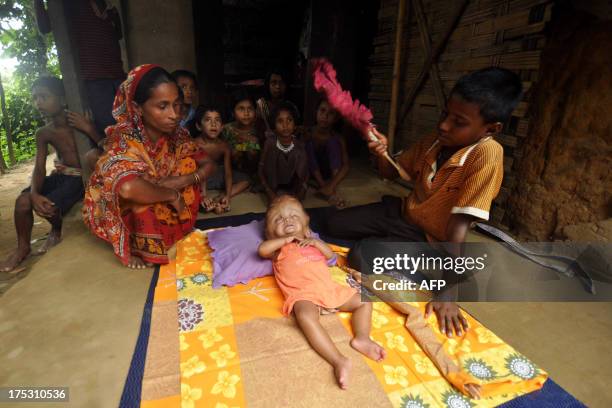 Baby Roona 103 Baby Roona Begum Stock Photos, High-Res Pictures, and Images ...