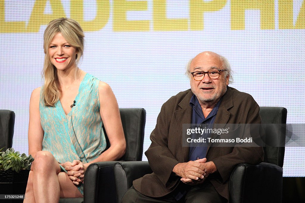 Critic Panel Actors Kaitlin Olson and Danny DeVito of the TV show
