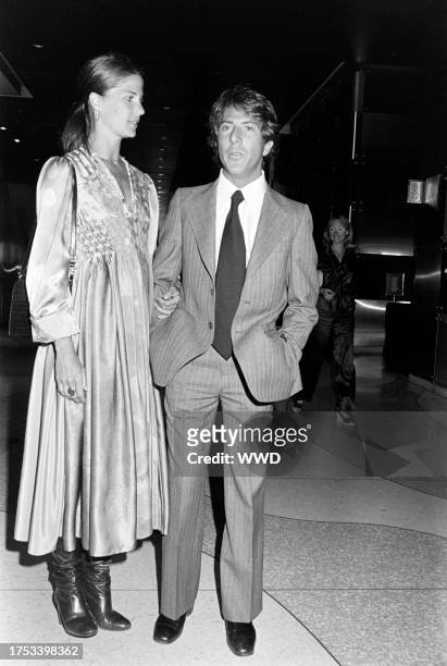 Anne Byrne and Dustin Hoffman attend the New York premiere of "All the President's Men" at the Loews Astor Plaza cinema, followed by an afterparty at...