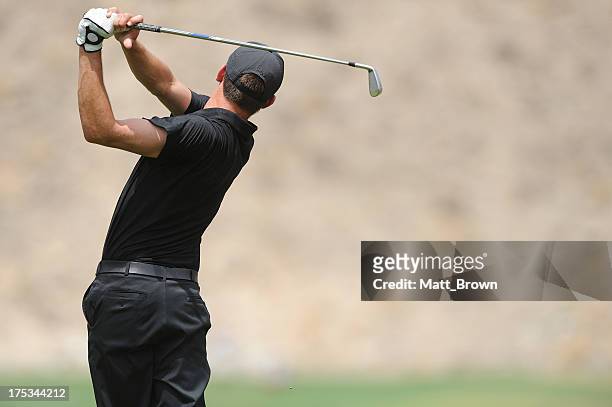 golfista swing - swing de golf fotografías e imágenes de stock