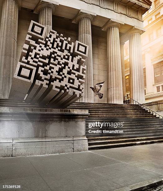 qr icon in the street - qr code stockfoto's en -beelden