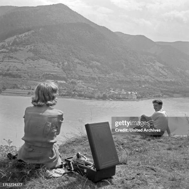 Shellac Gi 125 Shellac Records Stock Photos, High-Res Pictures, and Images - Getty ...