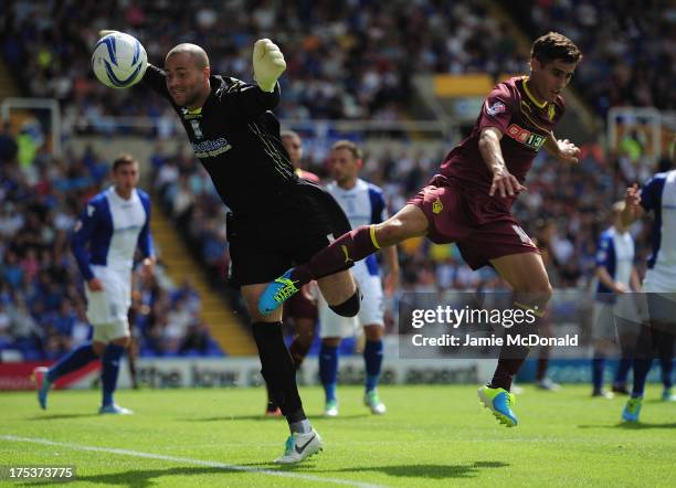 Marco Faraoni of Watford battles with Darren Randolph of Birmingham City during the Sky Bet Championship match between Birmingham City and Watford at...