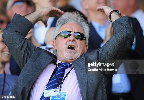 Portsmouth chairman Iain McInnes tries to rally the crowd during the Sky Bet League Two match between Portsmouth and Oxford United at Fratton Park on...