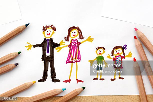 kinderzeichnung - family drawing stock-fotos und bilder