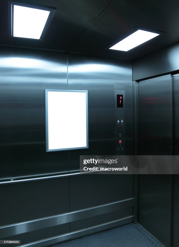 Interior de um elevador