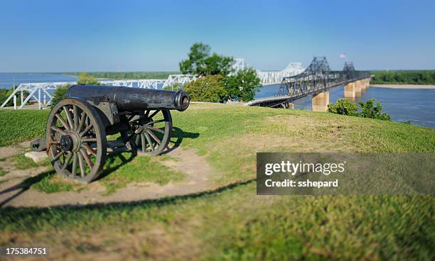 canon by mississippi bridge with minature effect - vicksburg stockfoto's en -beelden