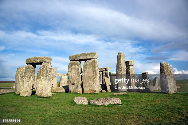 stonehenge, salisbury plain, wiltshire, england - stonehenge stock-fotos und bilder
