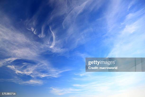 blue sky and cloud - open sky stockfoto's en -beelden