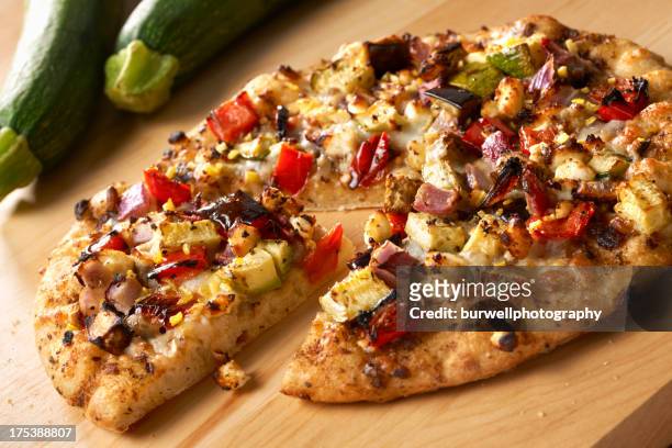 roasted vegetable pizza - vegetarian pizza stock pictures, royalty-free photos & images