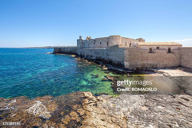 castello maniace, ortygia siragusa, sizilien, italien - ortygia stock-fotos und bilder