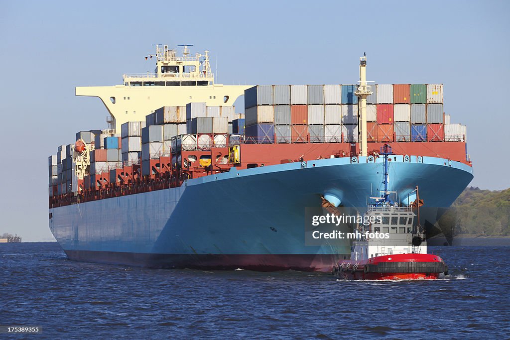 Frachtschiff in Hamburg