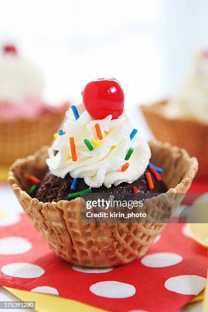 dessert - ice cream - whip cream dollop stock pictures, royalty-free photos & images