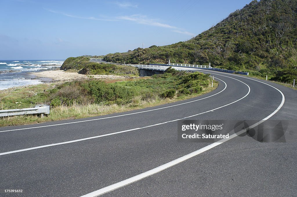 Kurven entlang der Küstenstraße Great Ocean Road