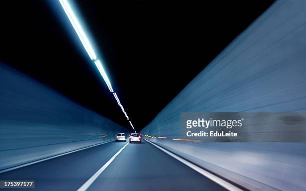 トンネル - 車道トンネル ストックフォトと画像